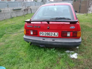 SEAT 600 y FORD SIERRA 2.0