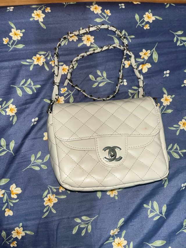 Bolso Chanel Beige con Interior Rojo