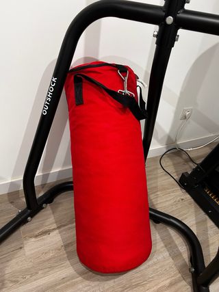 Soporte y saco de boxeo