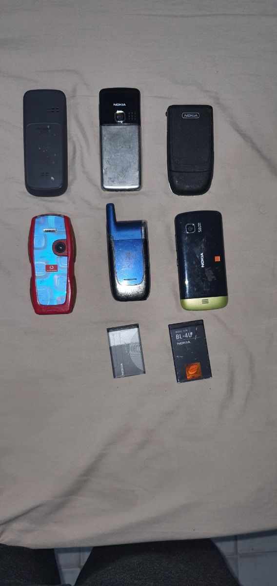 Lote 7 Móviles Nokia + 2 Baterías