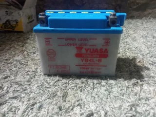 Batería Yuasa YB4L-B, como nueva 