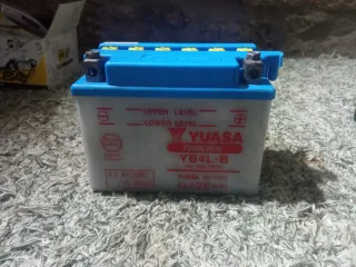 Batería Yuasa YB4L-B, como nueva 