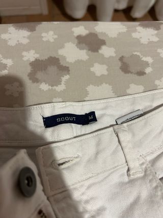 Jeans bianchi strappati