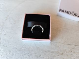 Anillo Azul en Pavé Pandora ME