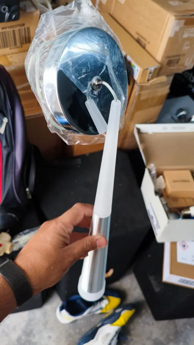 Lampada LED moderna nuova di zecca