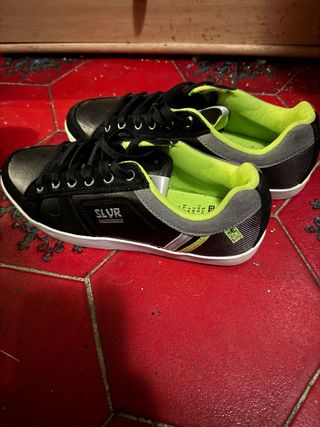 Zapatillas SLVR Negras y Verdes Talla 42