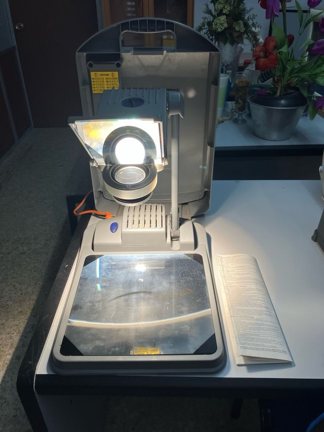 Retroproyector Portátil