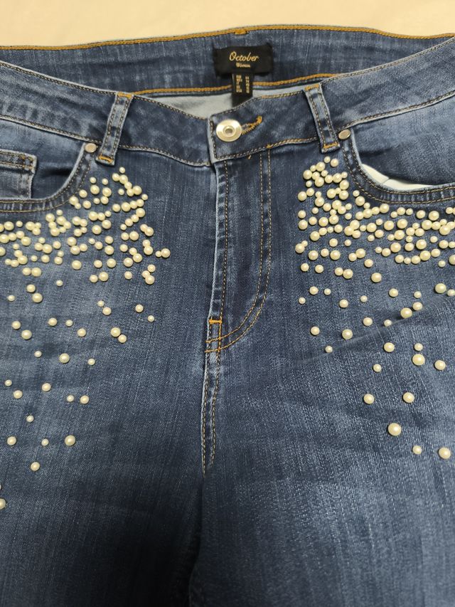 Pantalones vaqueros con perlas