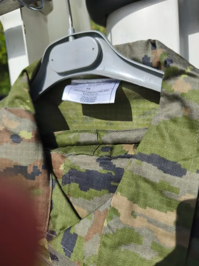 Traje militar camuflaje