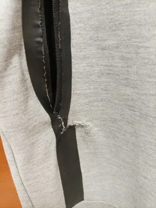 Pantalones de chándal grises con cremalleras