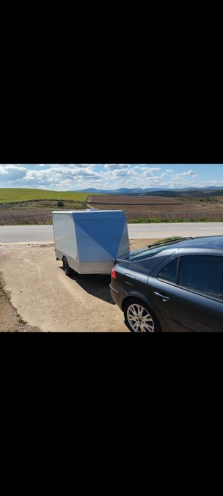 Remolque cerrado homologado 3 motos