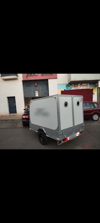 Remolque cerrado homologado 3 motos