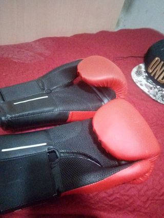 Guantes de Boxeo Outshock Rojos y Negros