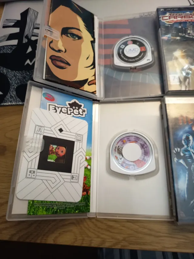 Lotto di 8 giochi per PSP: Gran Turismo, Hellboy, GTA...