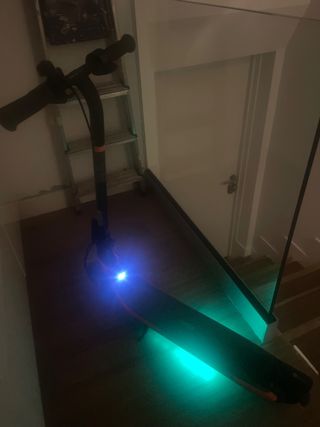 Patinete eléctrico infantil casi nuevo