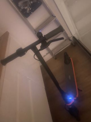 Patinete eléctrico infantil casi nuevo