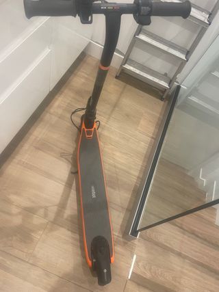 Patinete eléctrico infantil casi nuevo