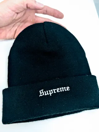 Gorro Supreme Negro Bordado Virgen Guadalupe