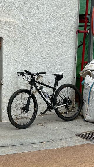 Bicicletta in carbonio Cannondale 
Sostituzione per ghiaia 
