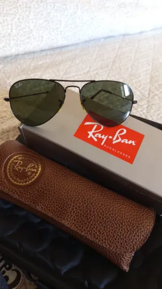 Ray-Ban neri come nuovi