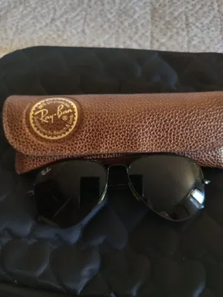 Ray-Ban neri come nuovi