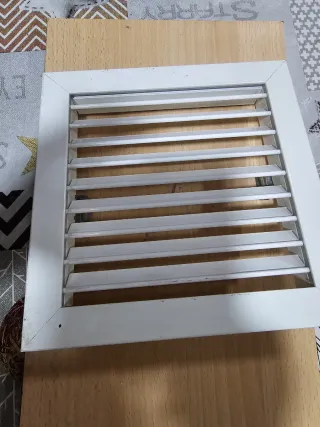Rejilla ventilación blanca
