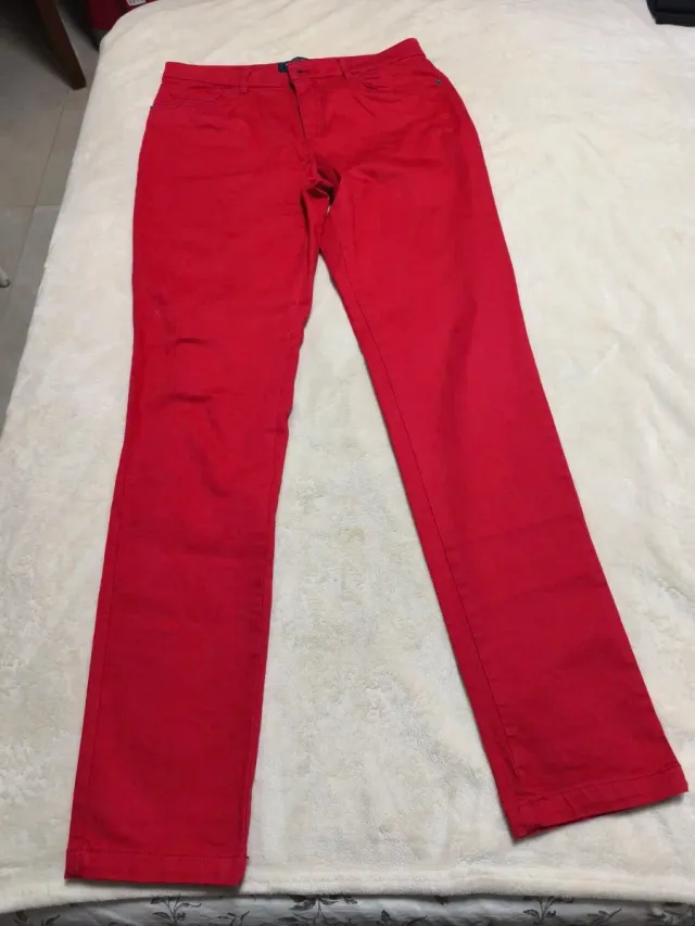Pantalones Rojos