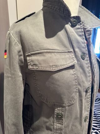 Chaqueta militar verde oliva