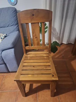 Mesa de comedor extensible rústica y 4 sillas