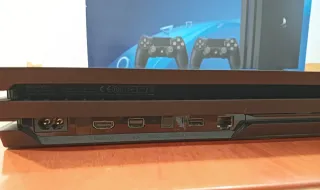 PS4 Pro 1TB + 2 Mandos + Caja Original + Soporte