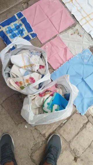 Pañuelos bordados y estampados