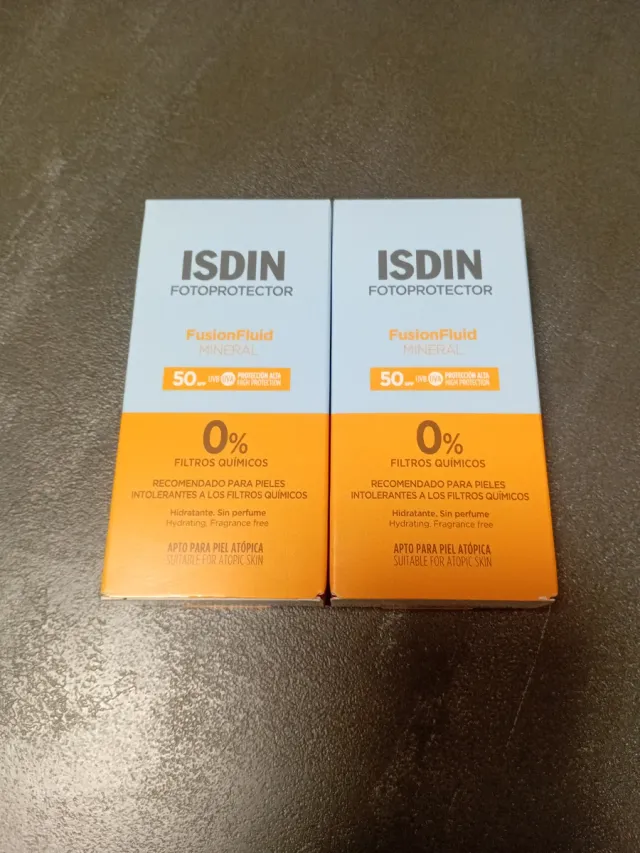 2 ISDIN Fotoprotector Fusion Fluid Mineral SPF50