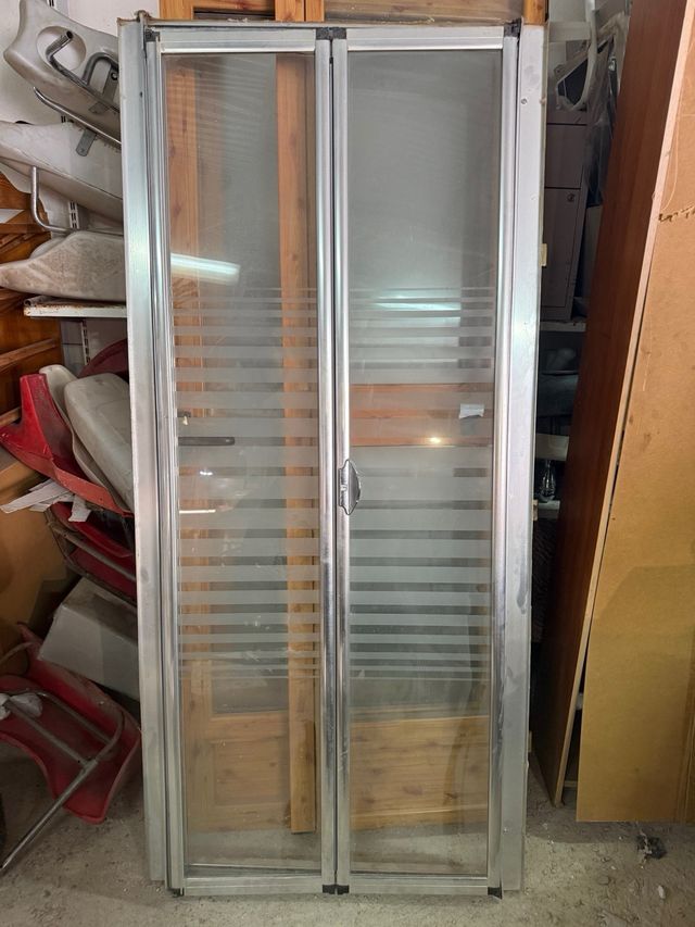Mampara de ducha aluminio y cristal