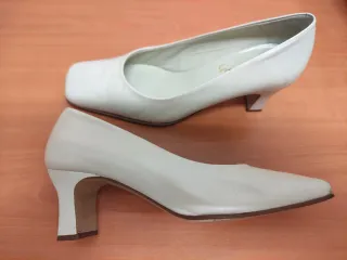 Zapatos salón beige T.37
