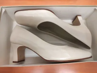 Zapatos salón beige T.37