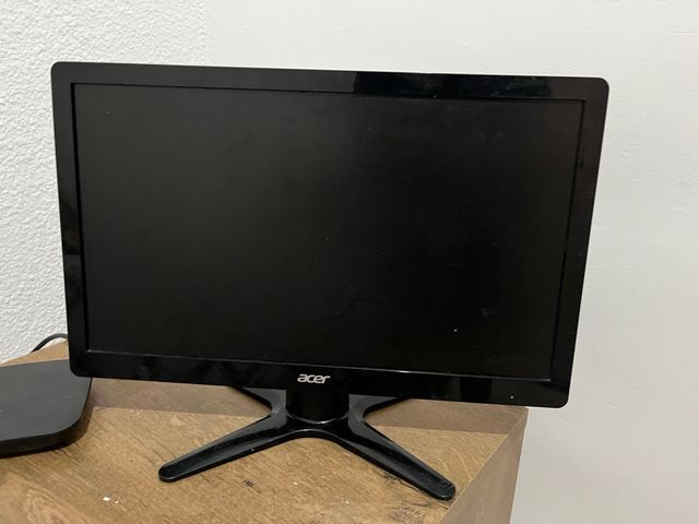 Monitor Acer Negro Pequeño