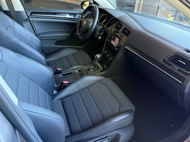 Volkswagen Golf 1.6 tdi r-Line