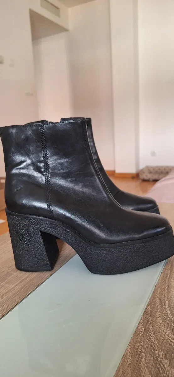 Botines Bershka negros tacón plataforma