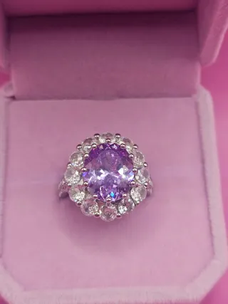 Anillo Georgina con Diamantes Morados y Plateados