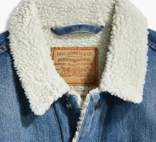 Cazadora vaquera Levi's con borrego