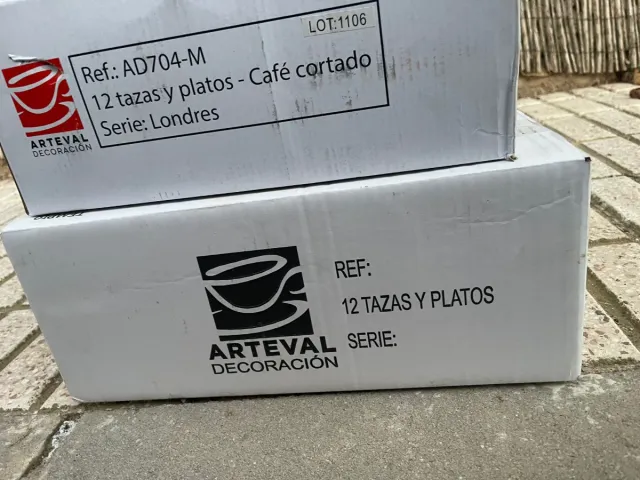 Tazas pequeñas de porcelana