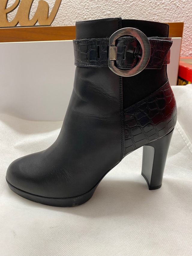 Botín Geox Negro Tacón Hebilla Talla 38