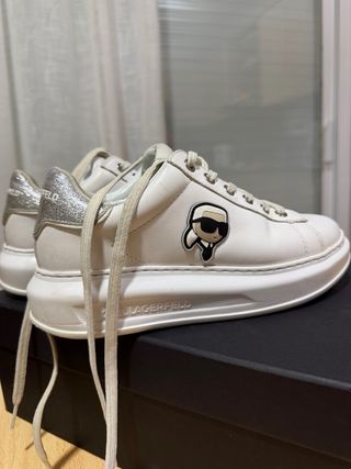 Zapatillas Karl Lagerfeld Blancas y Plateadas
