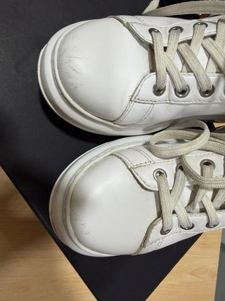 Zapatillas Karl Lagerfeld Blancas y Plateadas