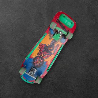 Skate Rojo con Diseño de Águila