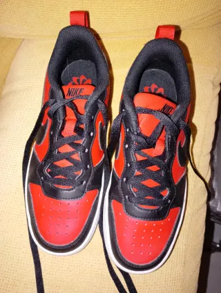 Tenis Nike Rojos y Negros
