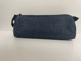 Estuche azul oscuro
