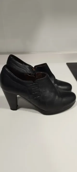 Botines de tacón negros para mujer