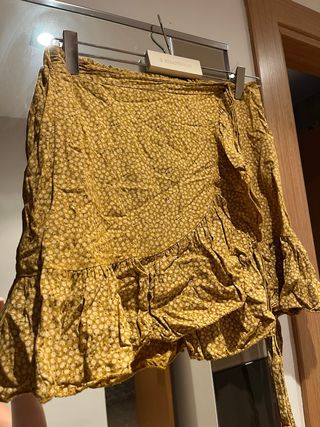 Falda corta Shein amarilla flores S