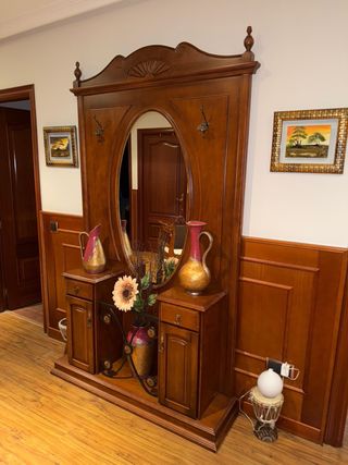 Mueble de entrada con espejo
